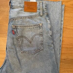 Levi’s Ribcage Wide Leg- Cropped